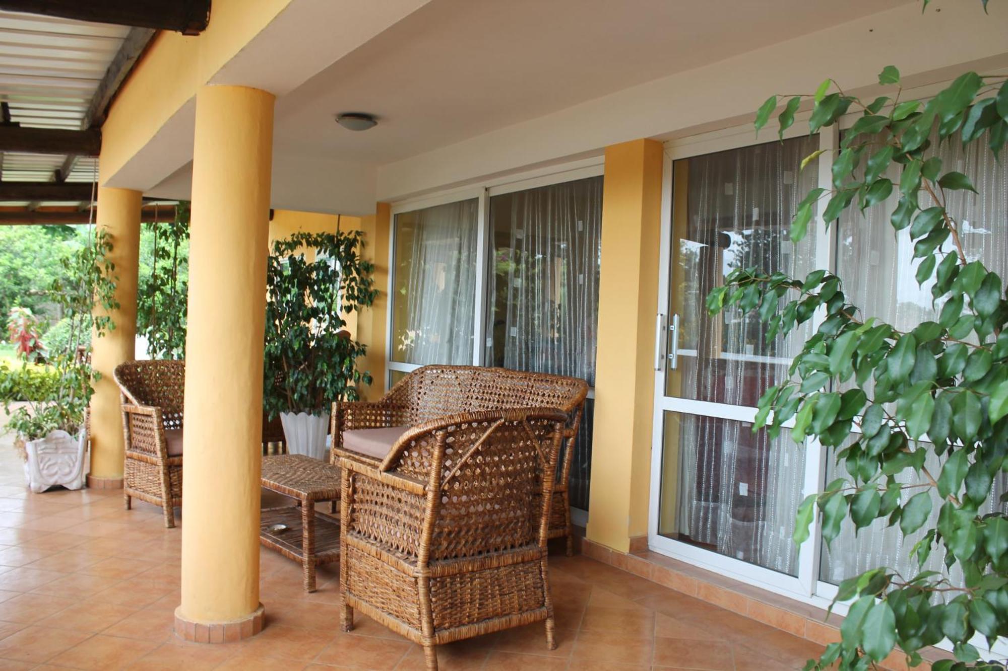 Aparthotel Jardin Tropical Bujumbura Exterior photo